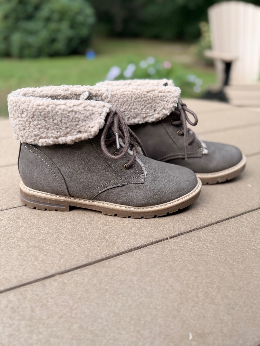 White Mountain Women’s Hiking Ankle Boot 8M fur